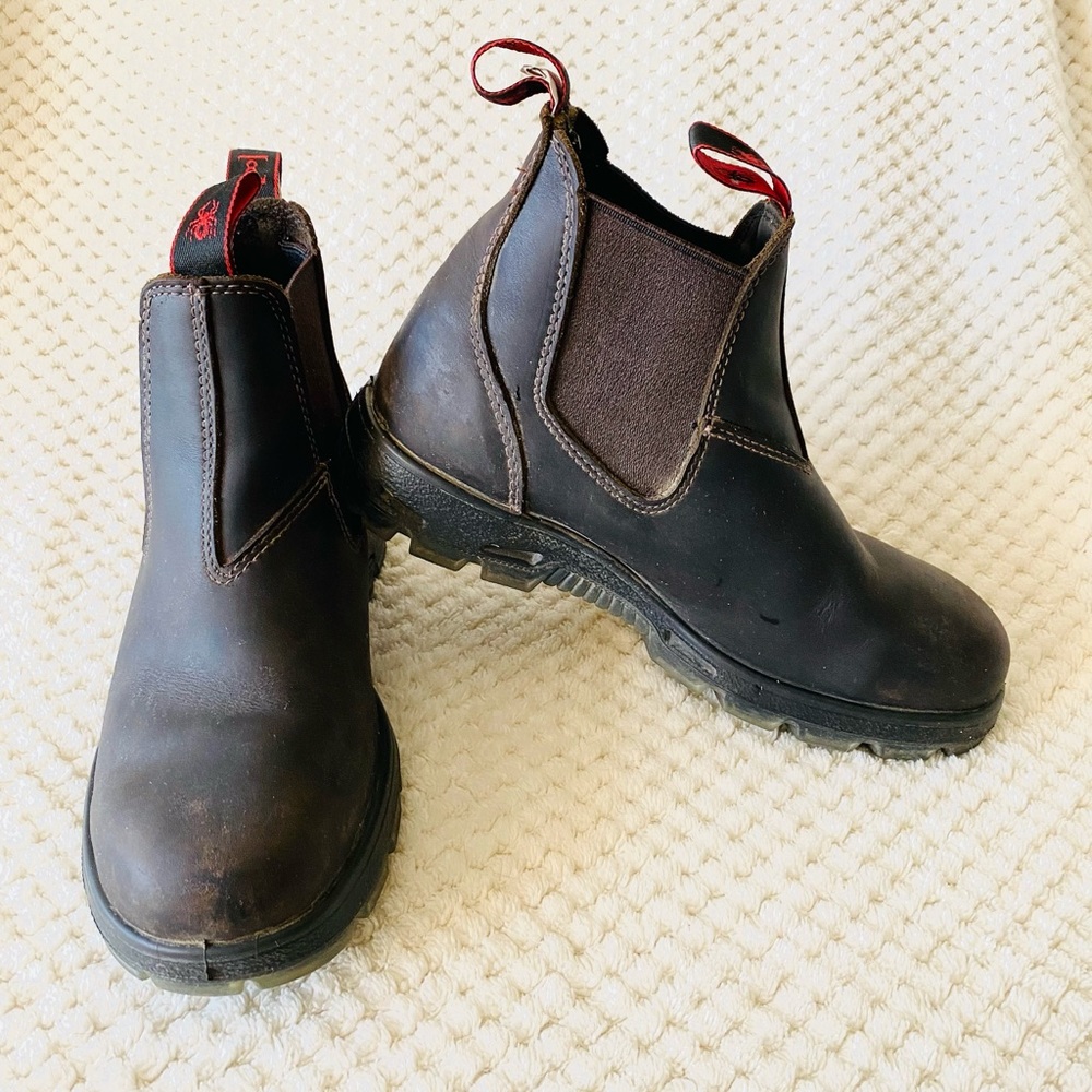 Redback dark brown leather boots! Hardly worn!!